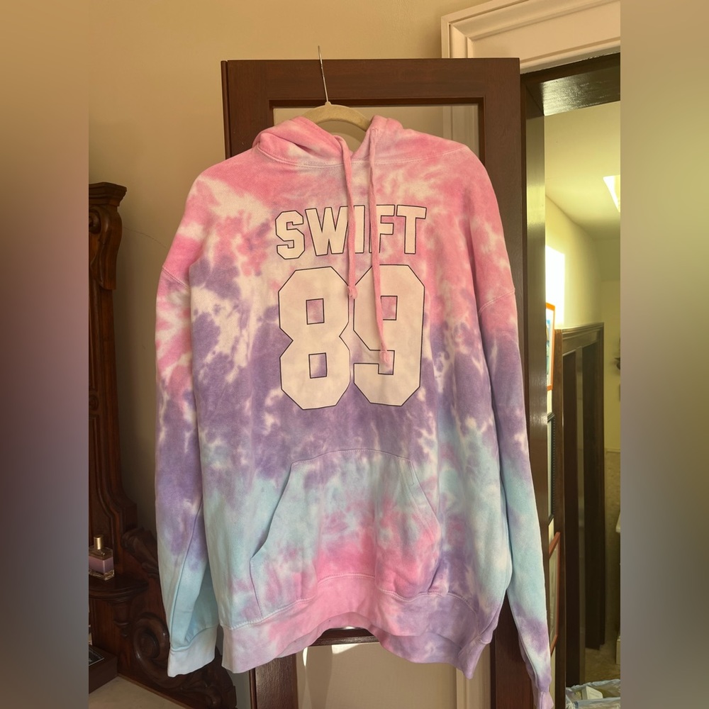 TAYLOR SWIFT TIE DYE HOODIE